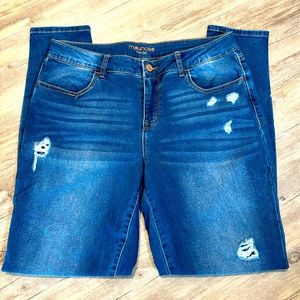 Women’s Maurice’s jeans Large LONG